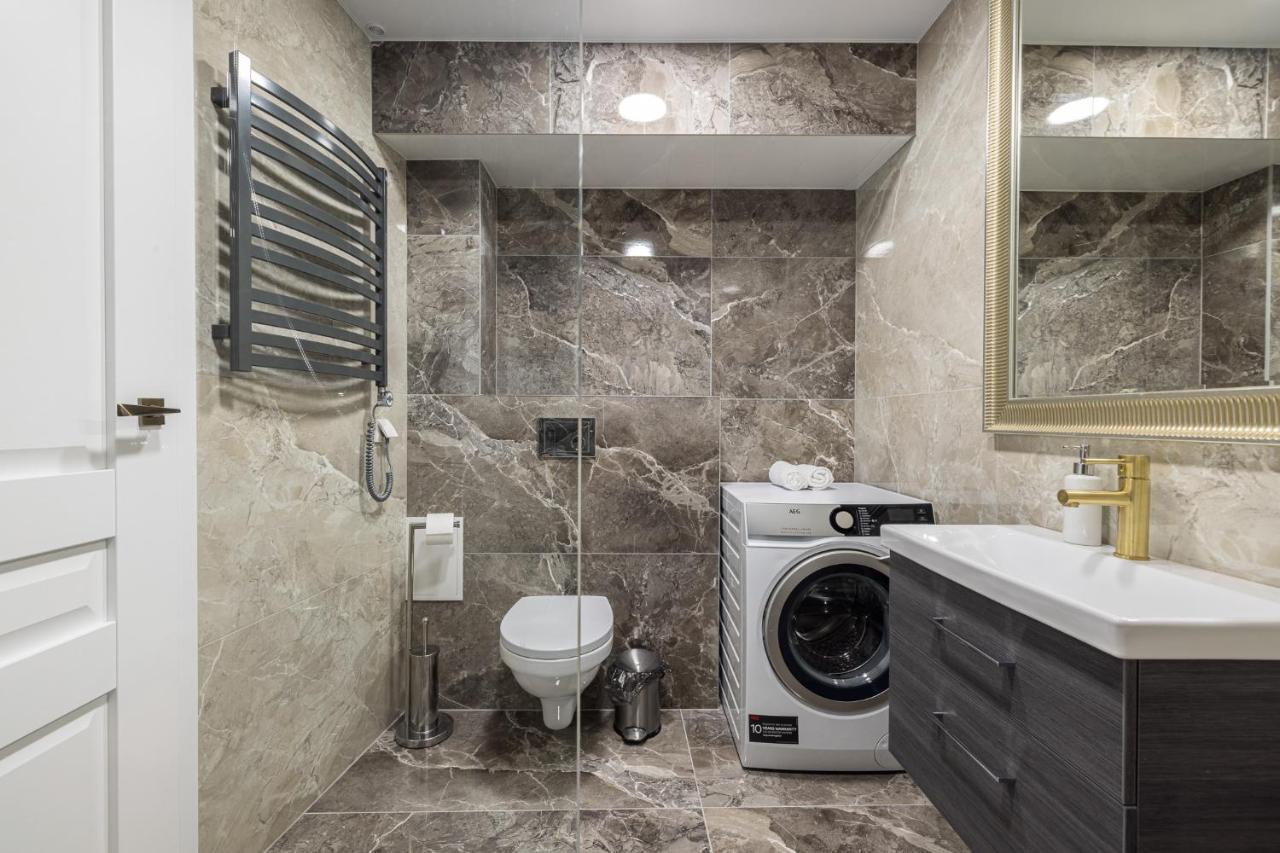 Dharma Stay Apartamentai Su Terasa Ir Vaizdu I Miesta เตลเช ภายนอก รูปภาพ
