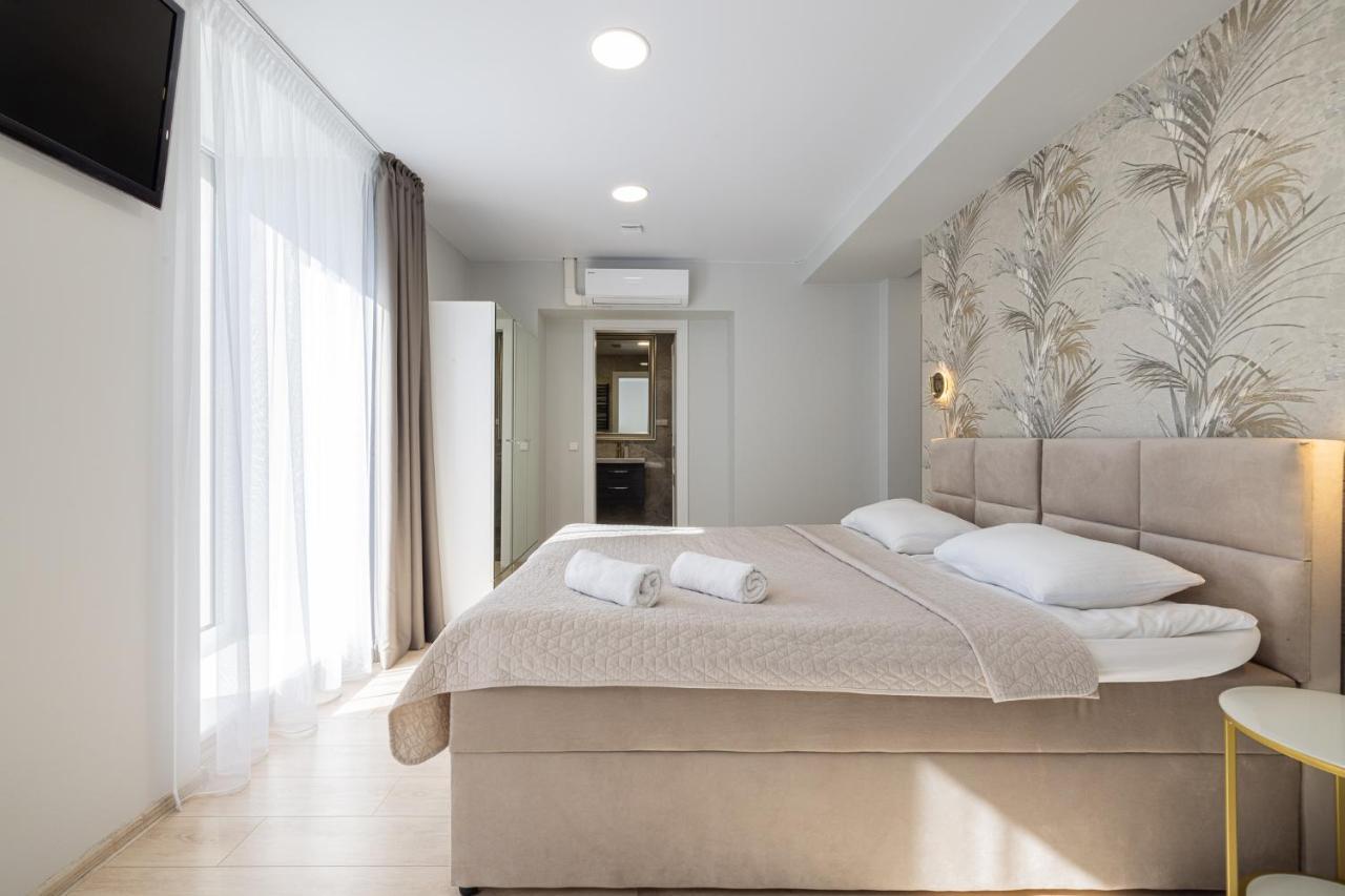 Dharma Stay Apartamentai Su Terasa Ir Vaizdu I Miesta เตลเช ภายนอก รูปภาพ