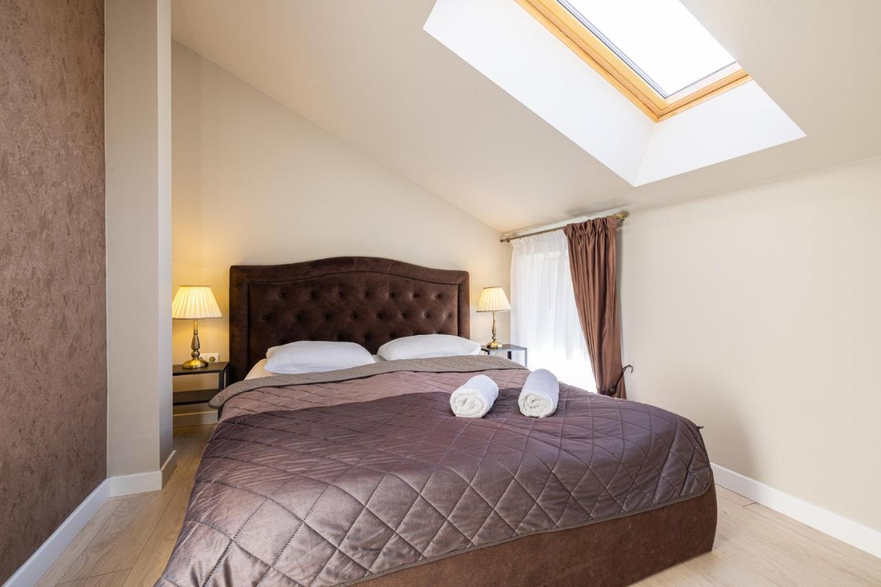 Dharma Stay Apartamentai Su Terasa Ir Vaizdu I Miesta เตลเช ภายนอก รูปภาพ