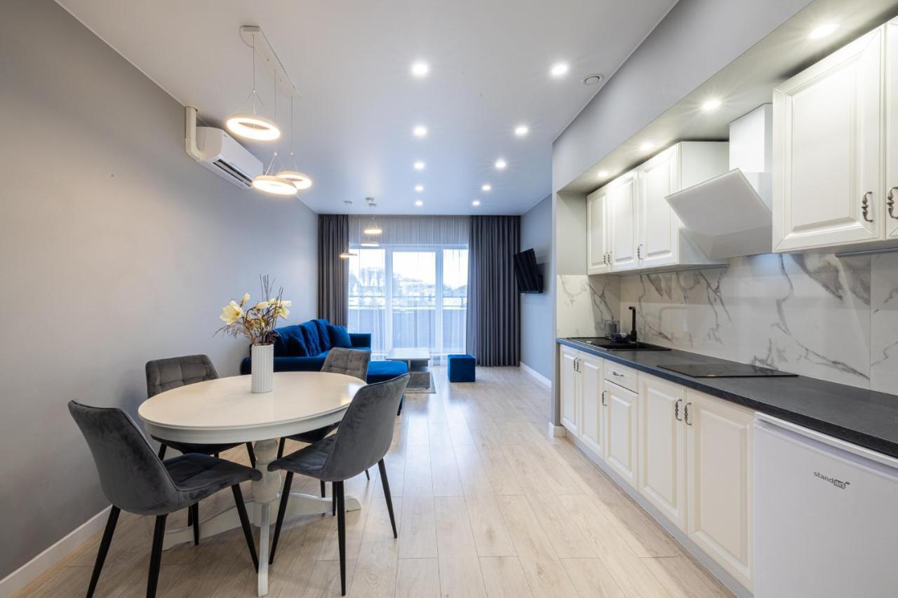 Dharma Stay Apartamentai Su Terasa Ir Vaizdu I Miesta เตลเช ภายนอก รูปภาพ