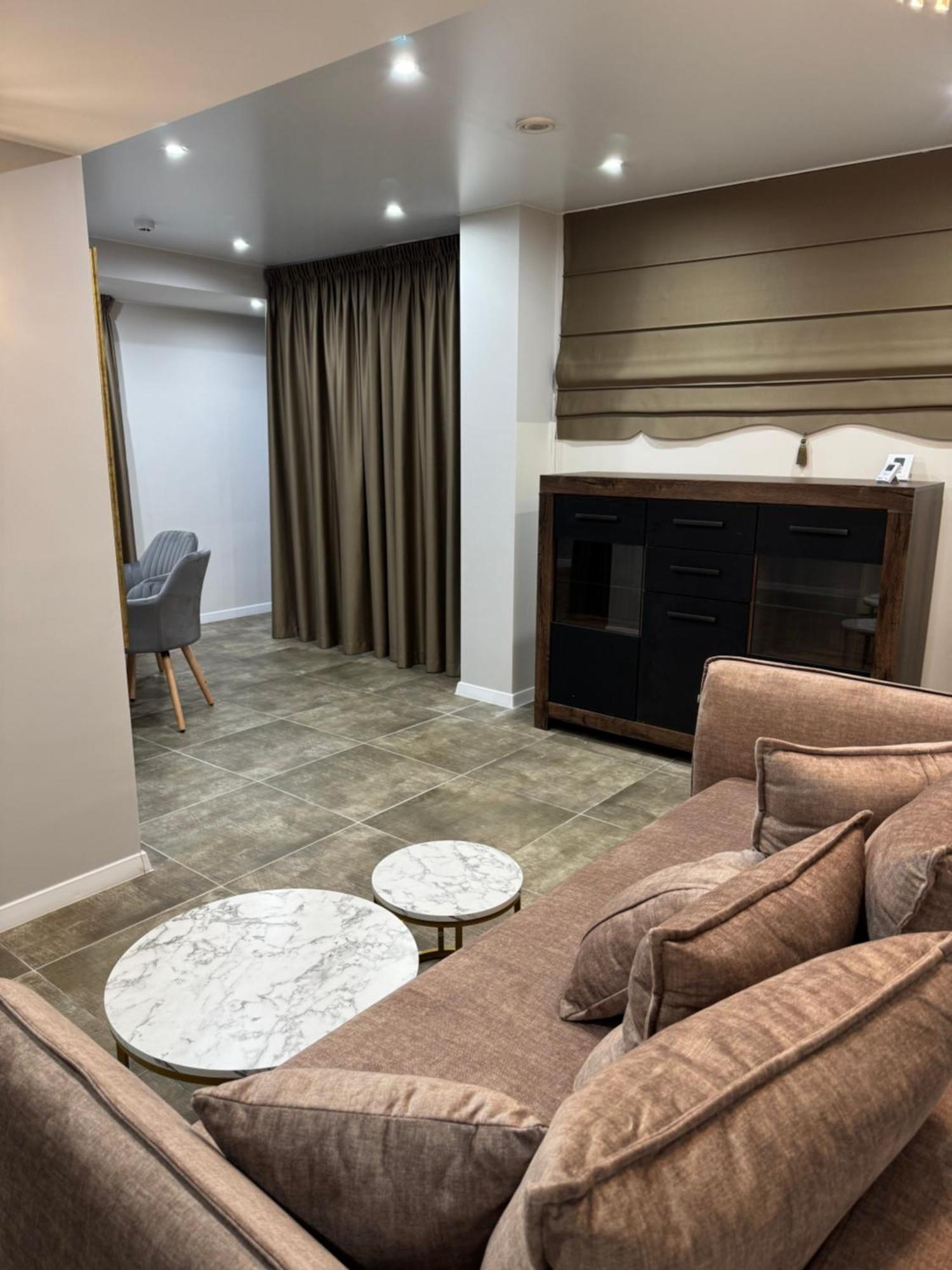 Dharma Stay Apartamentai Su Terasa Ir Vaizdu I Miesta เตลเช ภายนอก รูปภาพ