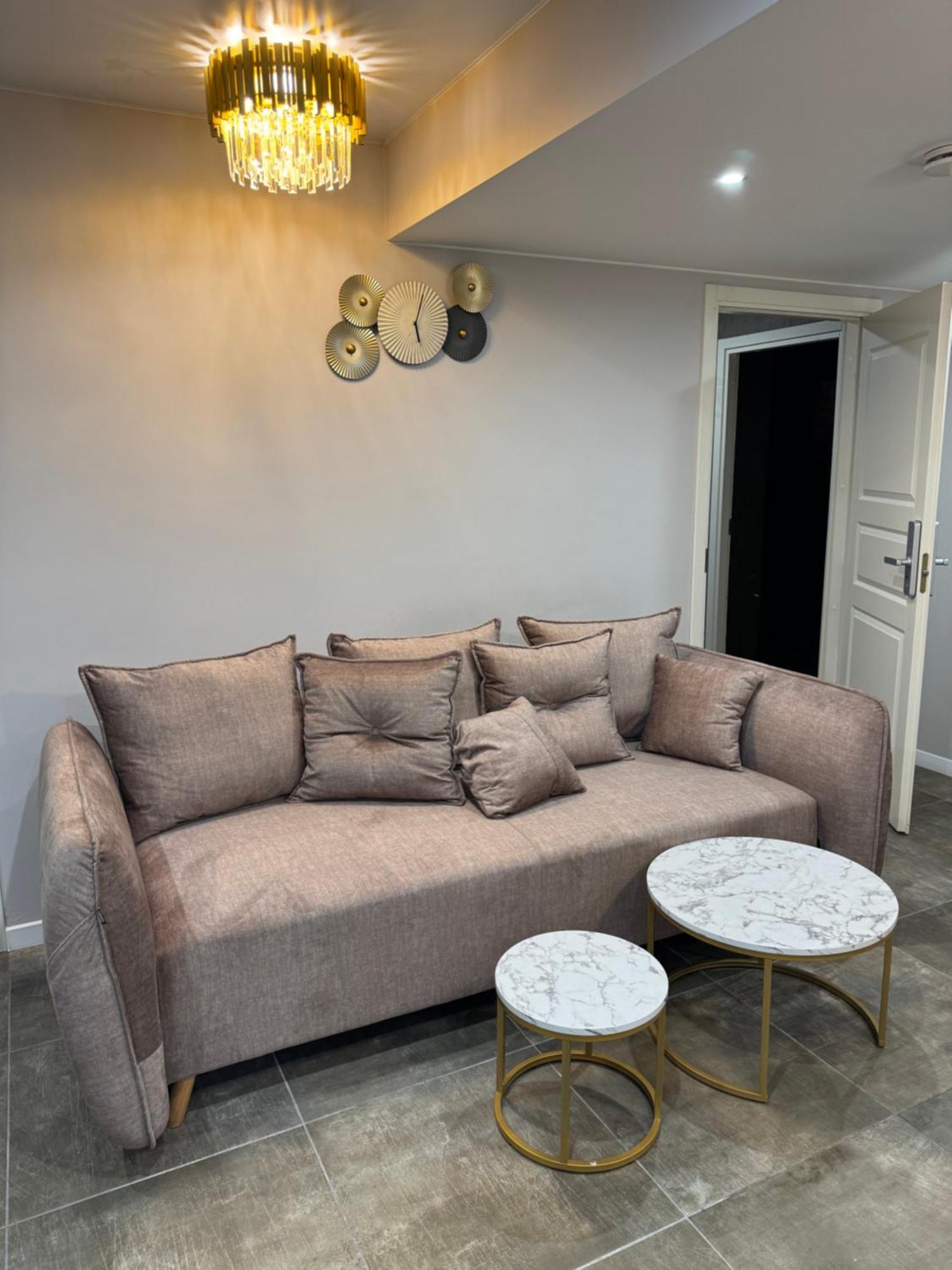 Dharma Stay Apartamentai Su Terasa Ir Vaizdu I Miesta เตลเช ภายนอก รูปภาพ