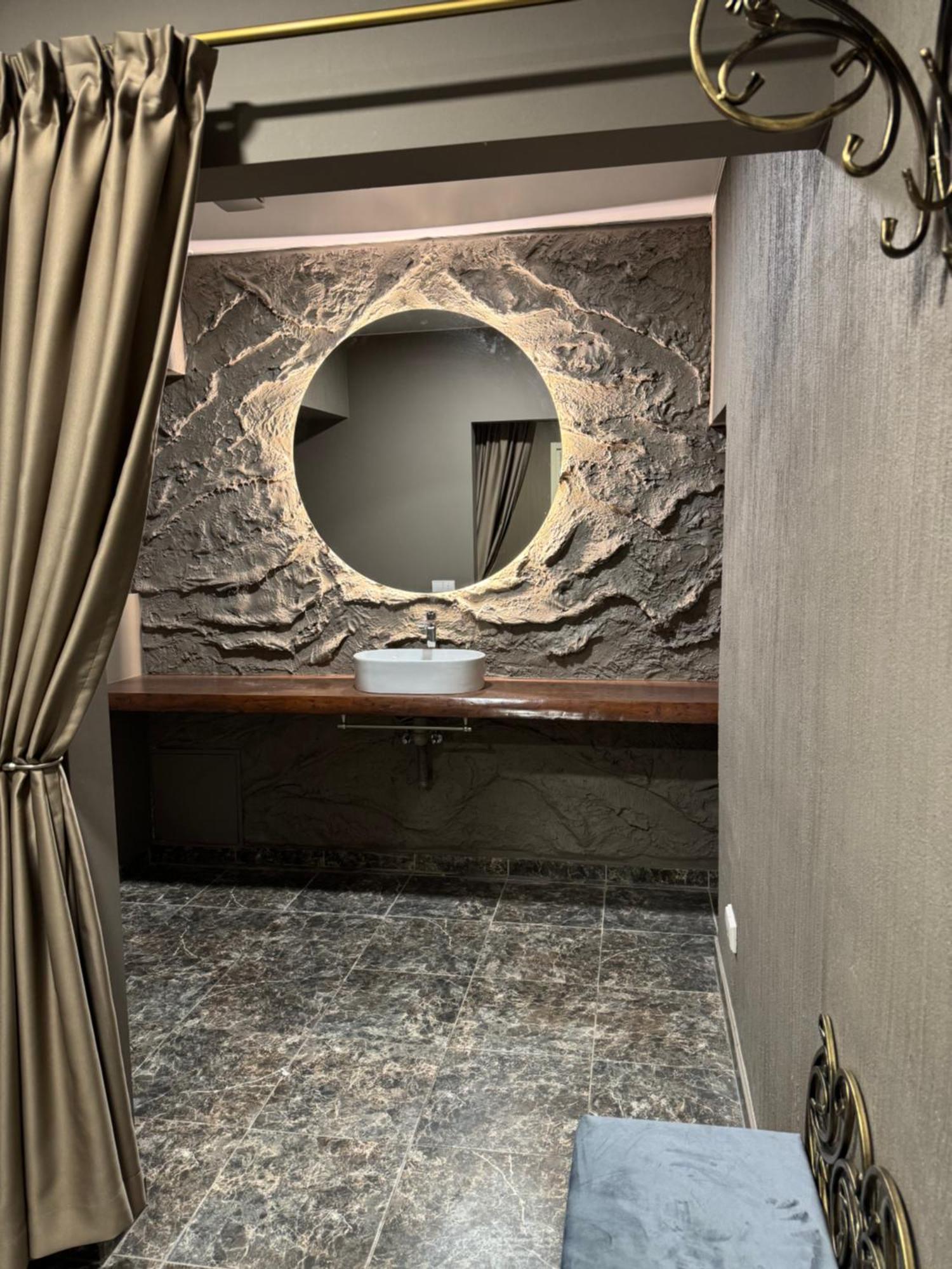 Dharma Stay Apartamentai Su Terasa Ir Vaizdu I Miesta เตลเช ภายนอก รูปภาพ