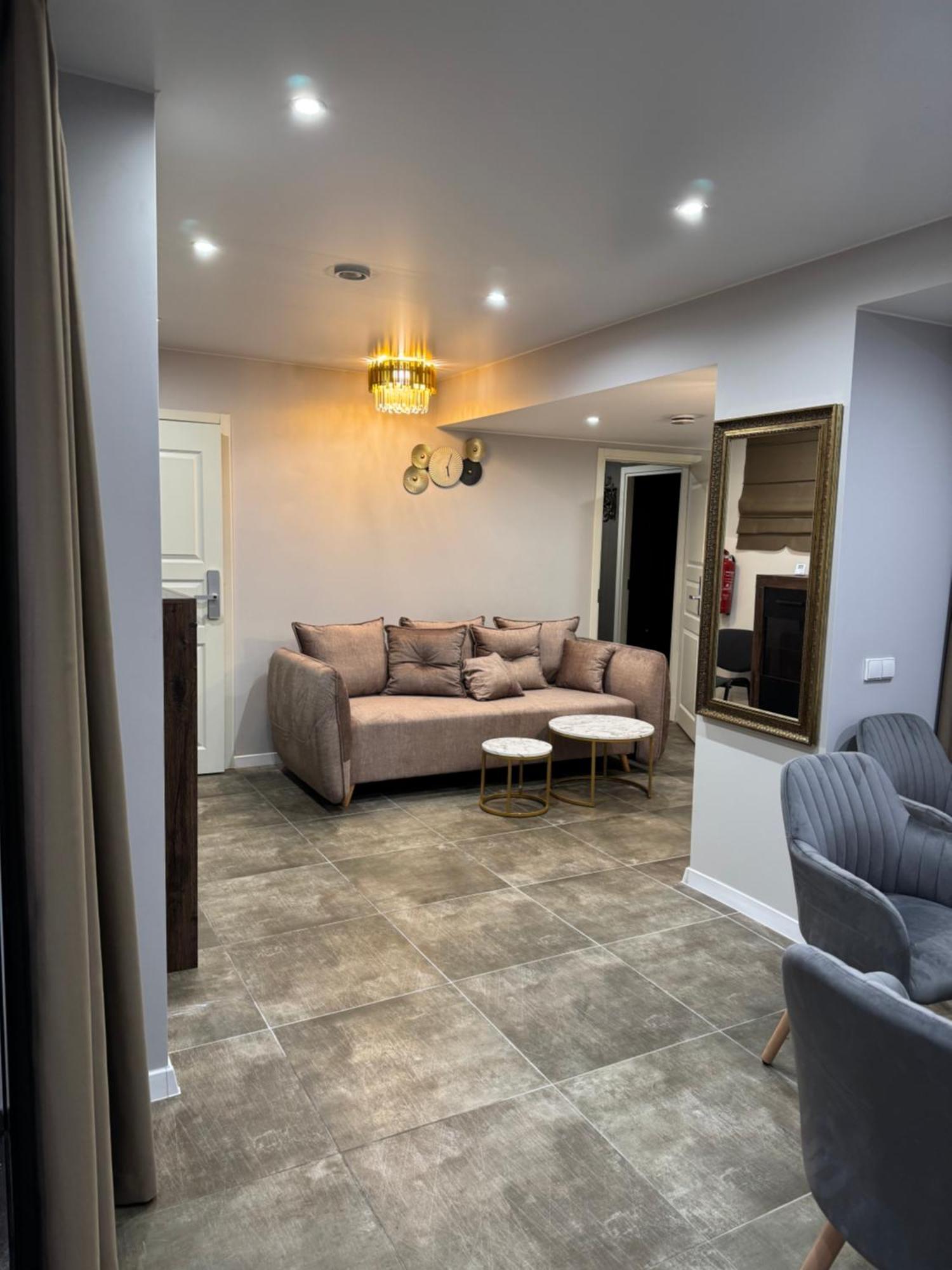 Dharma Stay Apartamentai Su Terasa Ir Vaizdu I Miesta เตลเช ภายนอก รูปภาพ